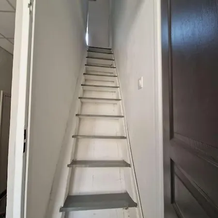 Studio Centre 아파트